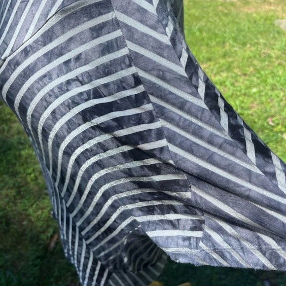 BAY STUDIO WOMENS L GREY GEOMETRIC STRIPE TOP - Picture 6 of 8